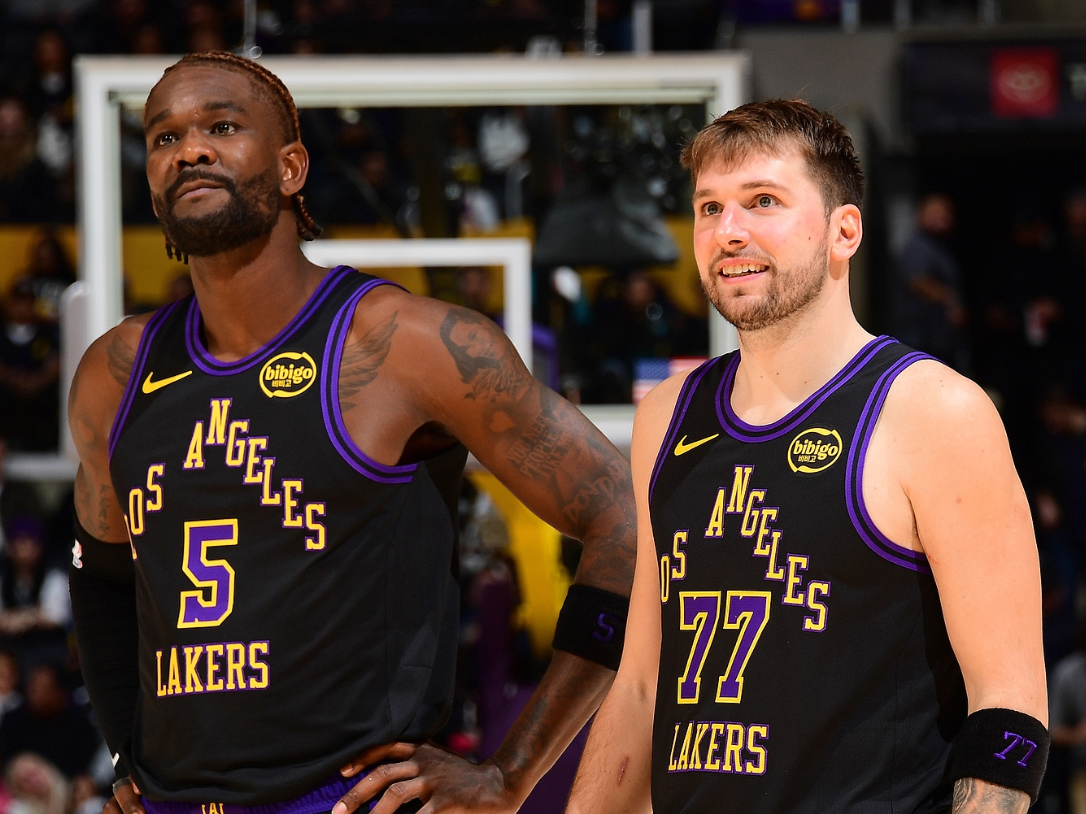 开云入口平台-场均11分9板，两大球星带不动你，引起全队不满！NBA状元该离开了