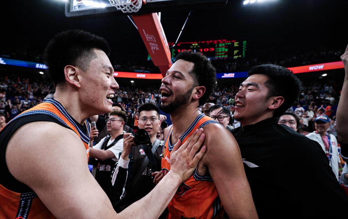 开云入口教程-辽篮新外援合格，赵继伟有两帮手，杨鸣回归有1个障碍